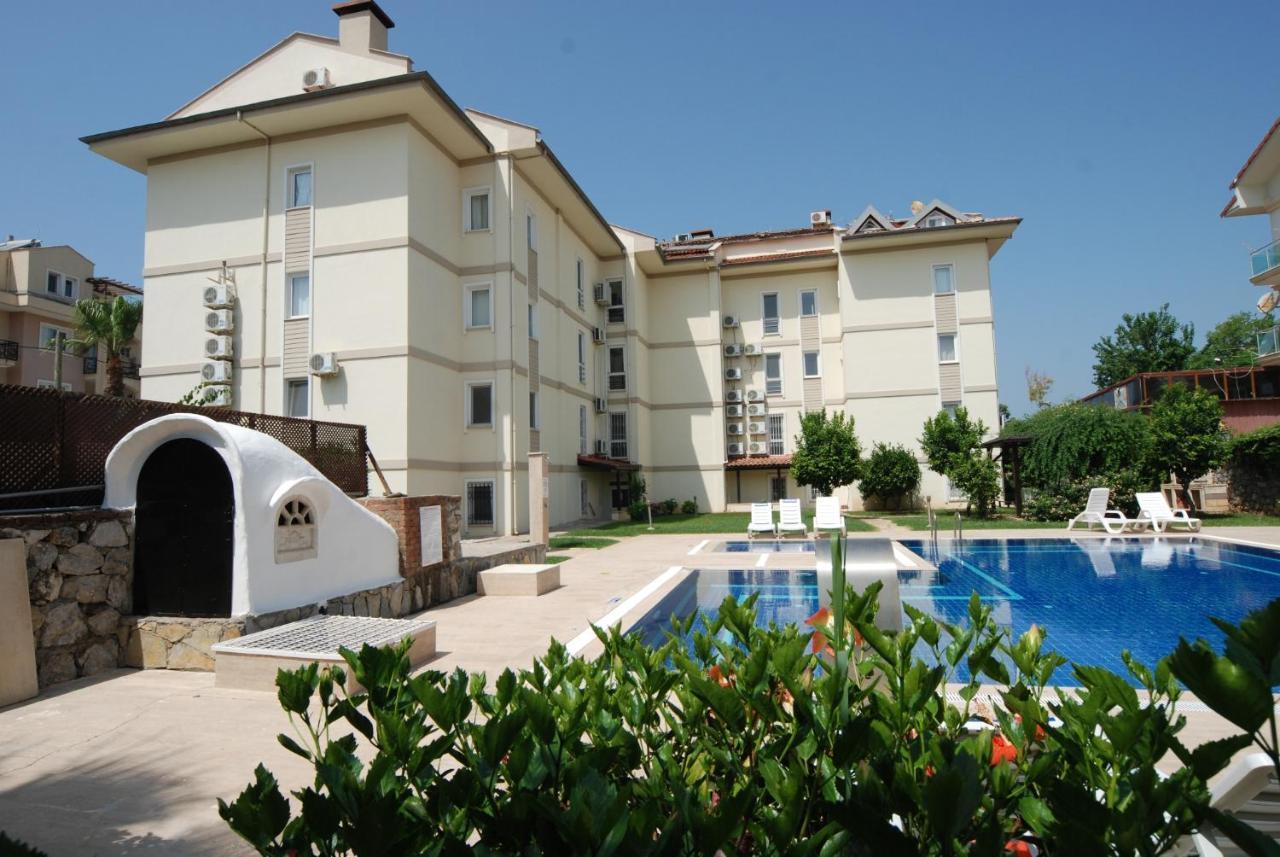 Saros Apartments Calis Beach Fethiye Exteriör bild