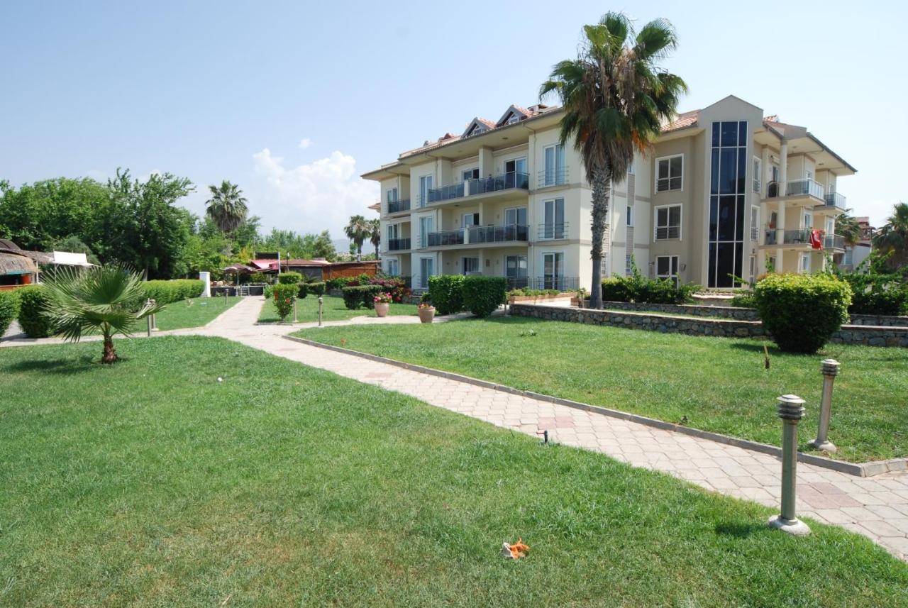 Saros Apartments Calis Beach Fethiye Exteriör bild