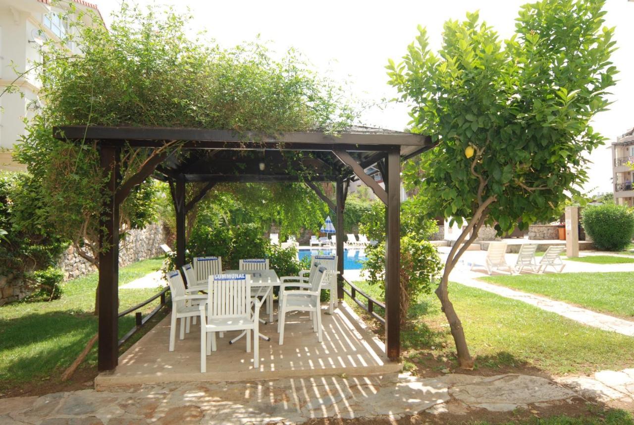 Saros Apartments Calis Beach Fethiye Exteriör bild