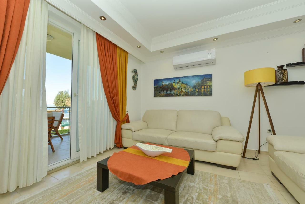 Saros Apartments Calis Beach Fethiye Exteriör bild