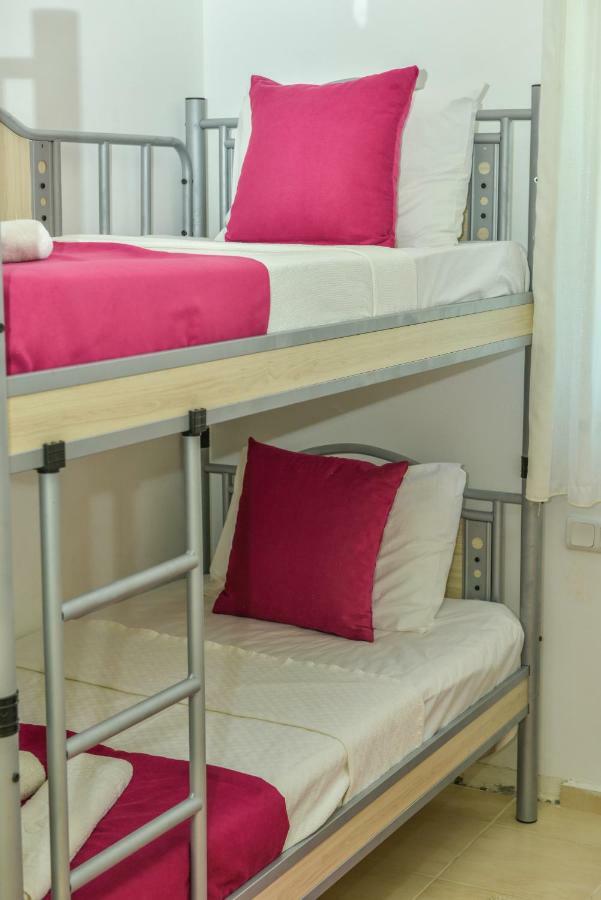 Saros Apartments Calis Beach Fethiye Exteriör bild