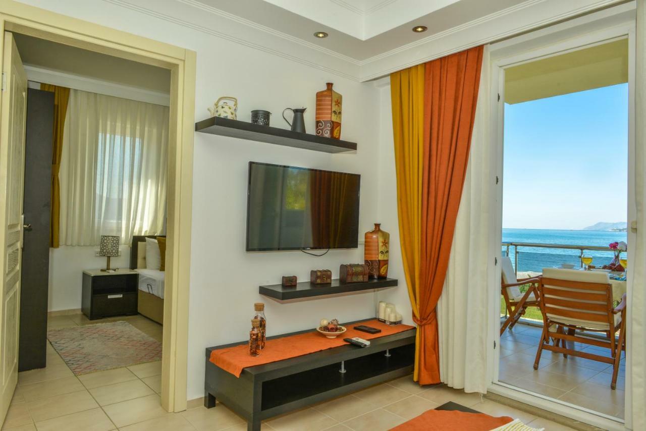 Saros Apartments Calis Beach Fethiye Exteriör bild