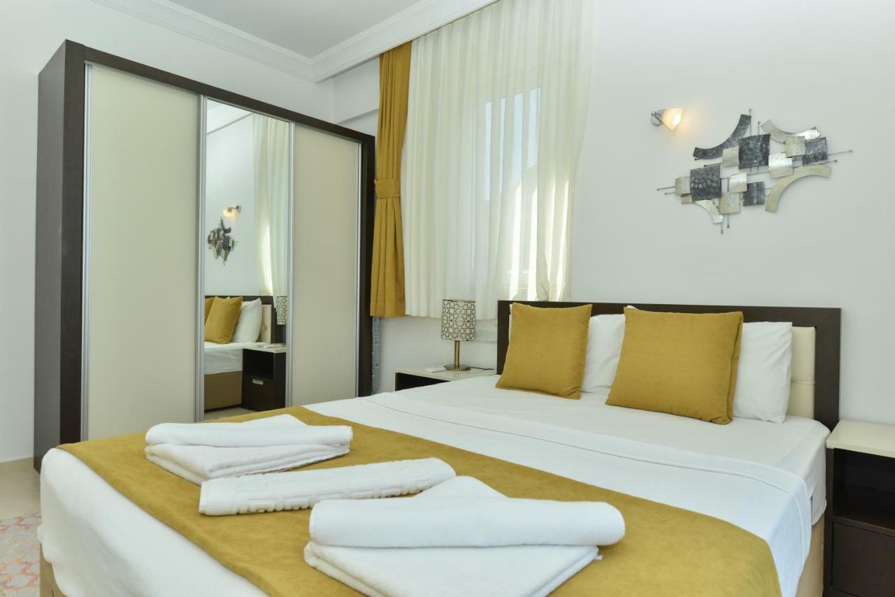 Saros Apartments Calis Beach Fethiye Exteriör bild